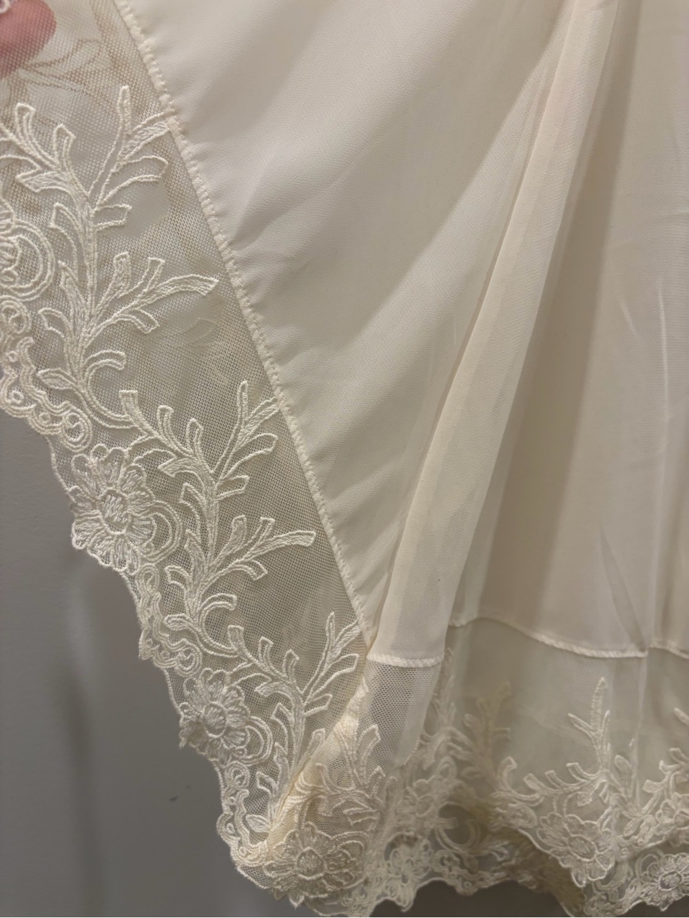 Express Cream Sheer Embroidered Lace-Hem Blouse - Picture 6 of 10